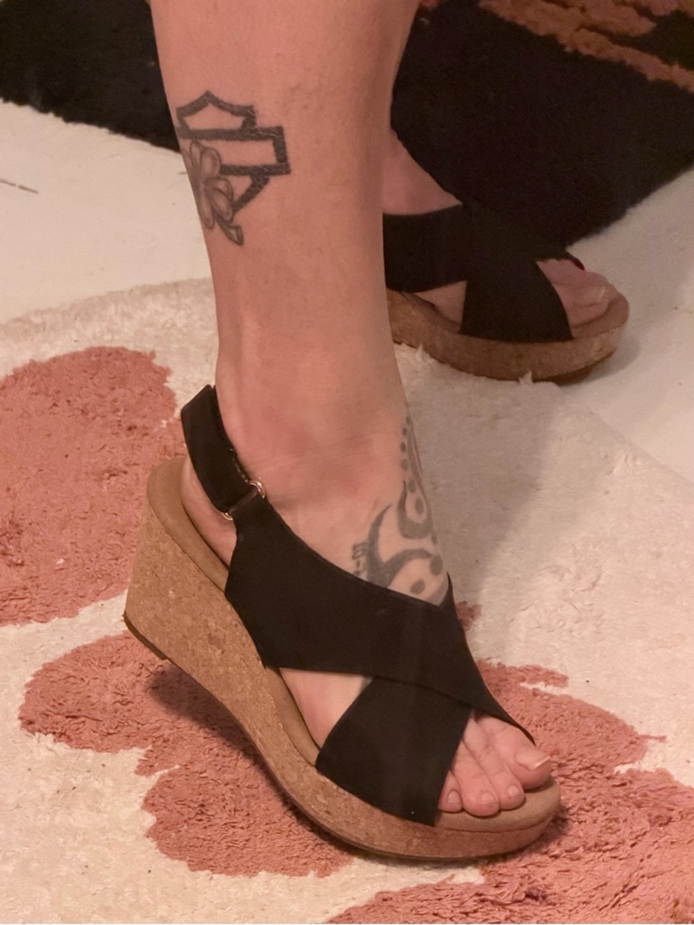 Clark’s Women’s Black leather Cork Wedge Sandals with Crisscross Straps 7